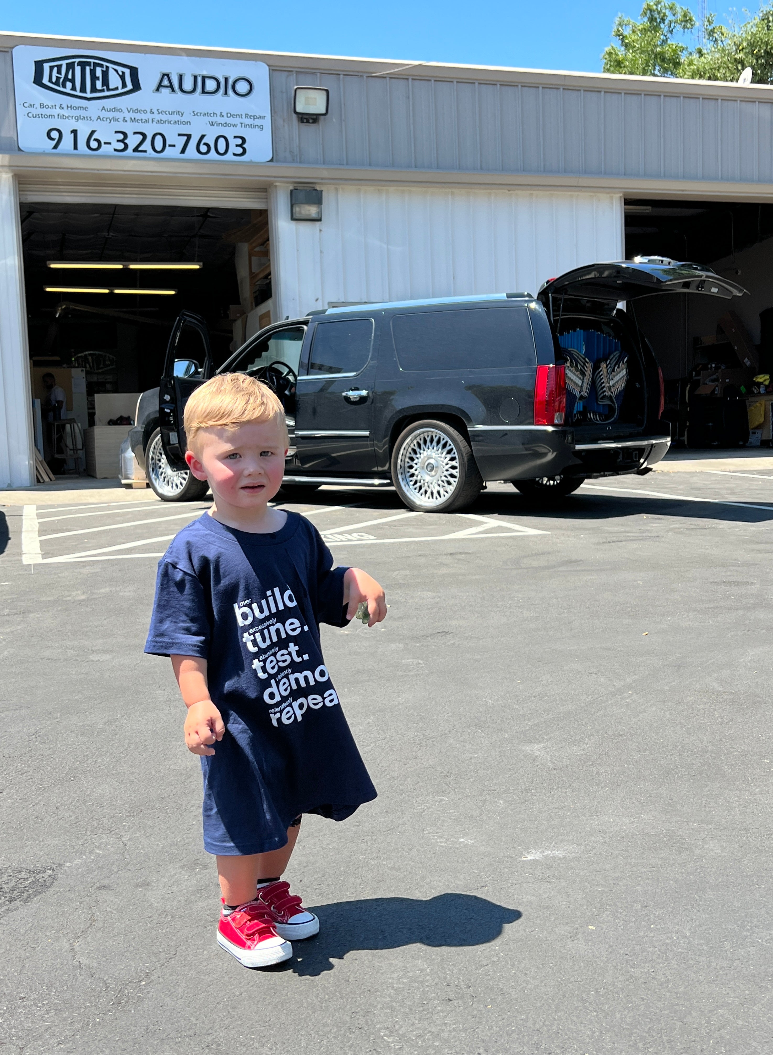 BuildTestTuneDemoRepeat KIDS T-Shirt in Navy Blue