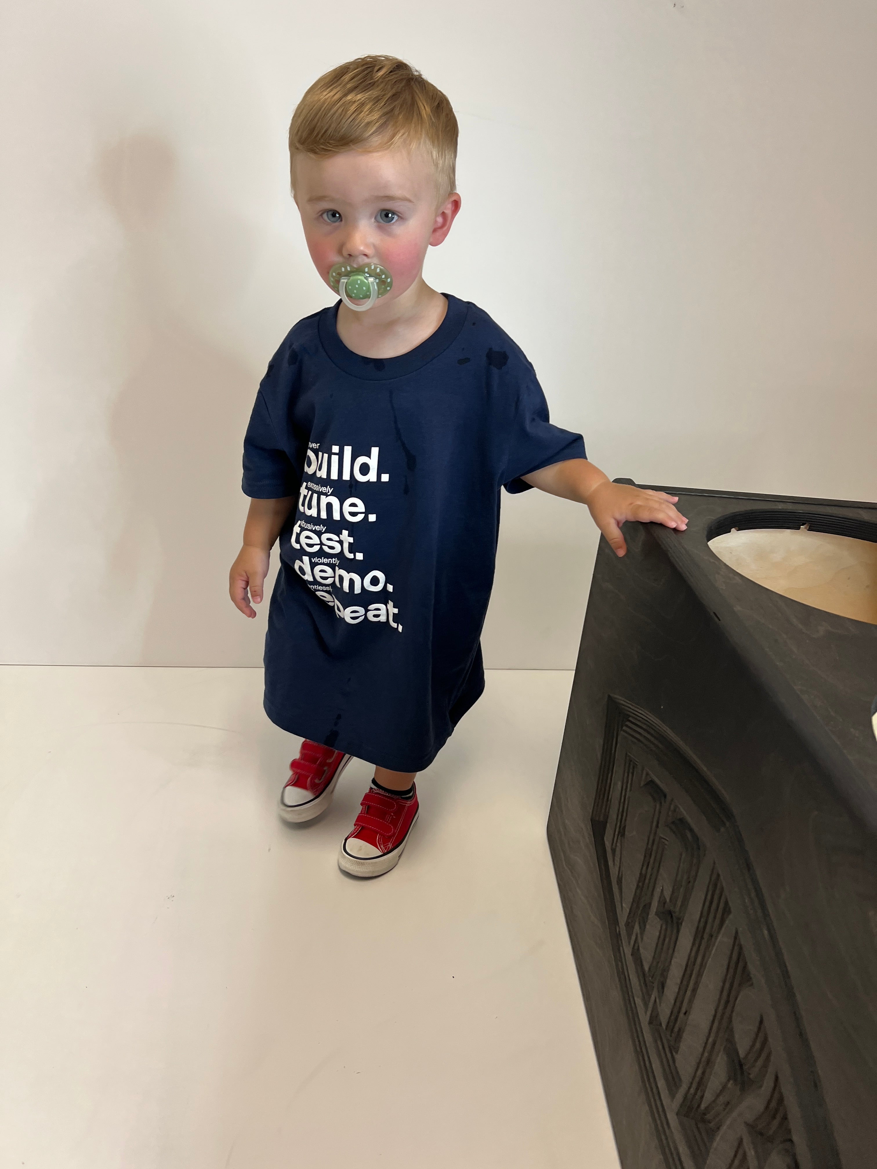 BuildTestTuneDemoRepeat KIDS T-Shirt in Navy Blue